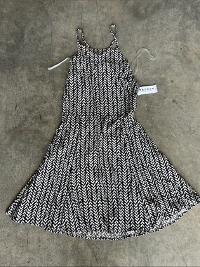 PacSun LA Hearts Black and White Chevron Dress